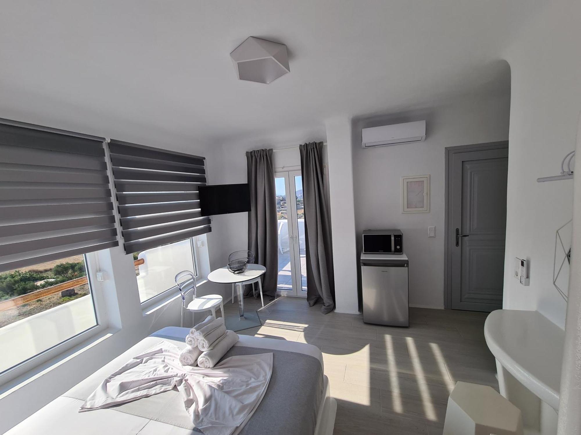 Ariadne'S Crown Luxury Suites With Private Pool Vivlos Exterior photo